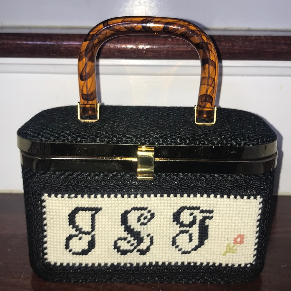 Vintage Initial Small Box Bag 😘